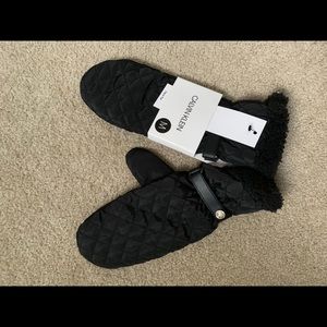 Calvin Klein women’s mittens NEW